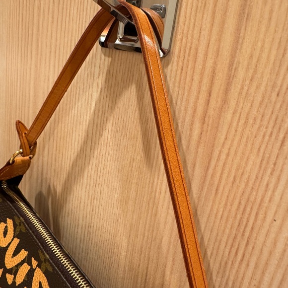 Authentic Louis Vuitton Pochette accessories bag limited edition graffiti - Picture 11 of 16